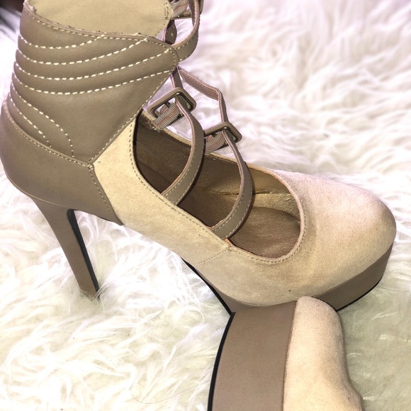 Strappy heels with platform - Picture 7 of 8